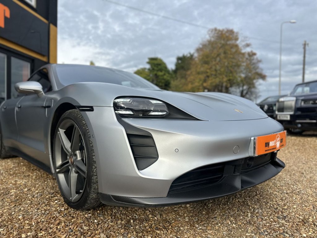 Used Porsche Taycan 2020 for sale - 76474629: Photo 2