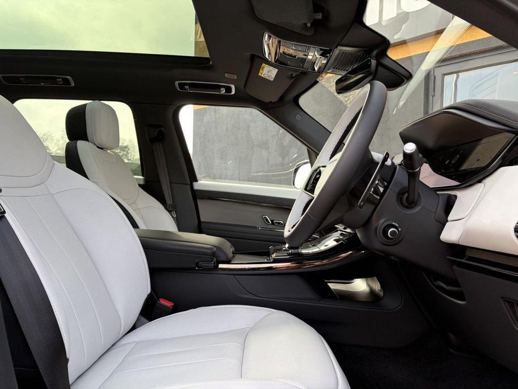 Used Land Rover Range Rover Sport 2026 for sale - 78162482: Photo 15
