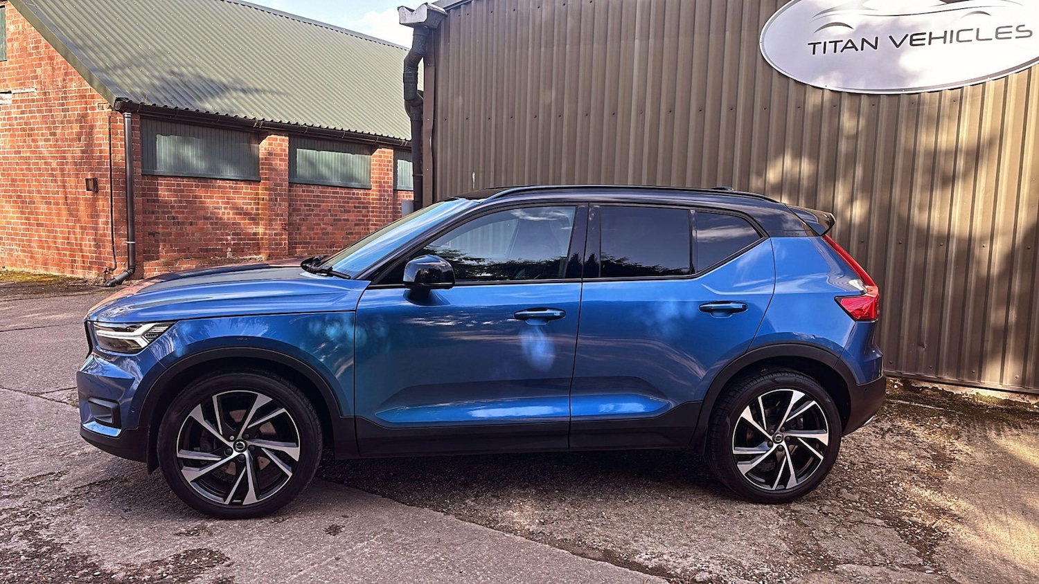Used Volvo XC40 2017 for sale - 78204145: Photo 4