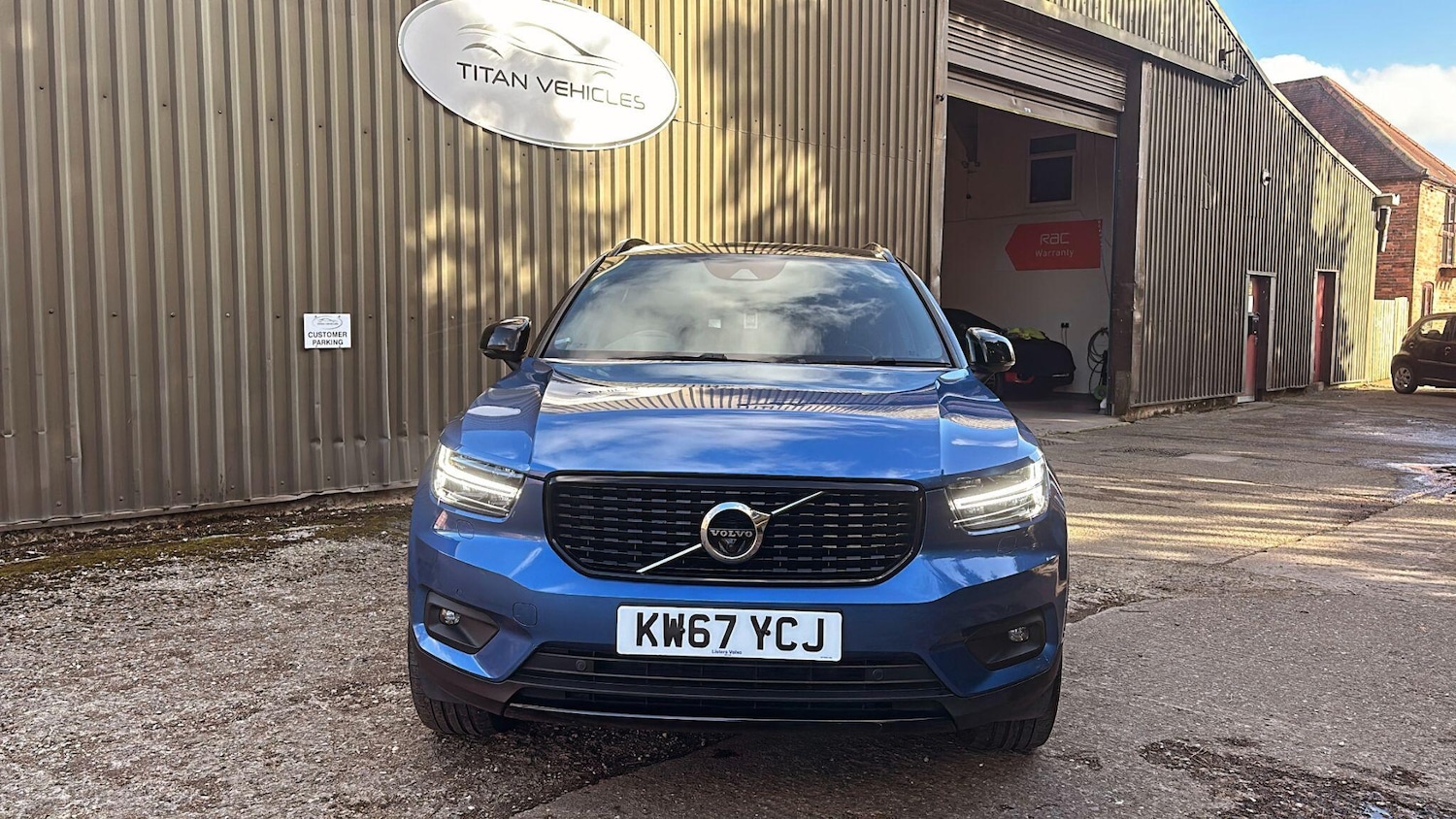 Used Volvo XC40 2017 for sale - 78204145: Photo 5