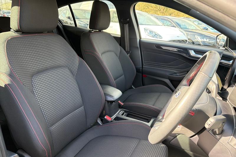 Used Ford Focus 2022 for sale - 78011215: Photo 17