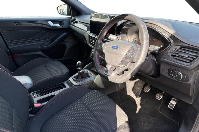 Used Ford Focus 2022 for sale - 78011215: Photo 9