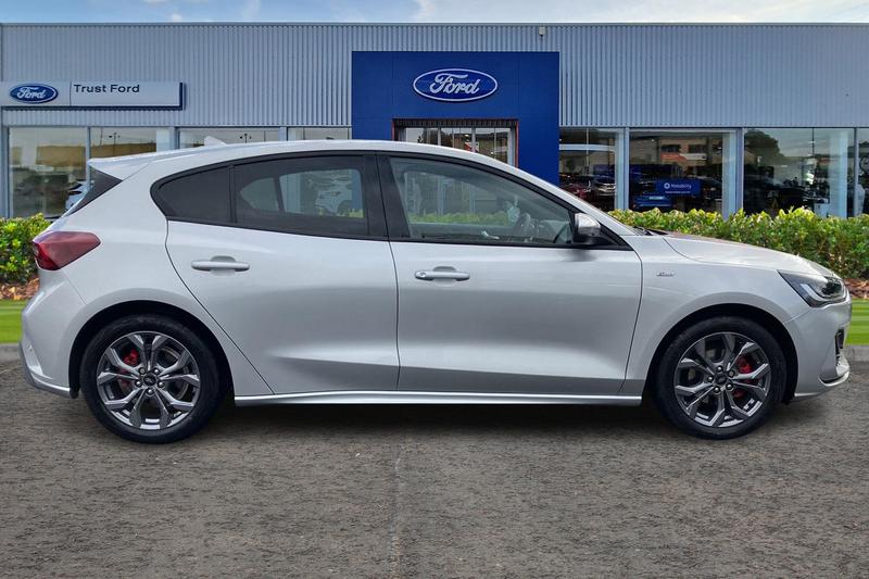 Used Ford Focus 2023 for sale - 76327756: Photo 3