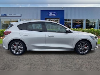 Used Ford Focus 2023 for sale - 76327756: Photo 3