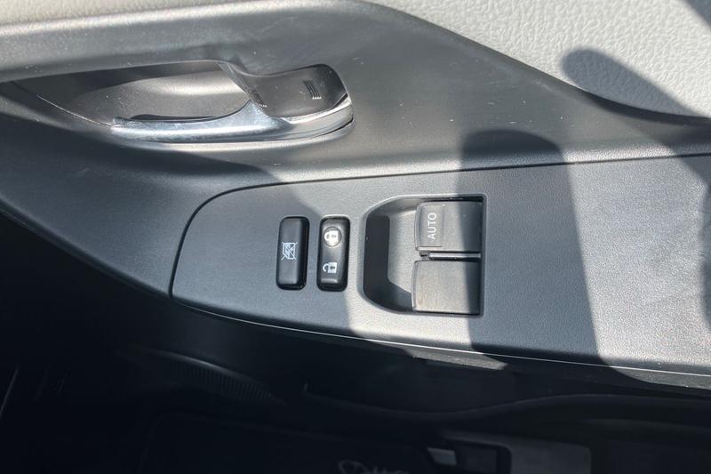 Used Toyota Yaris 2015 for sale - 76114605: Photo 16