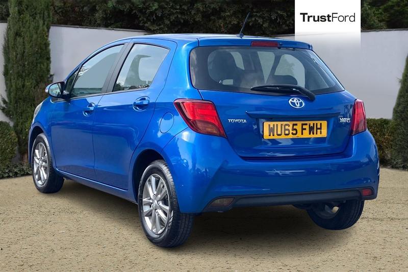 Used Toyota Yaris 2015 for sale - 76114605: Photo 2