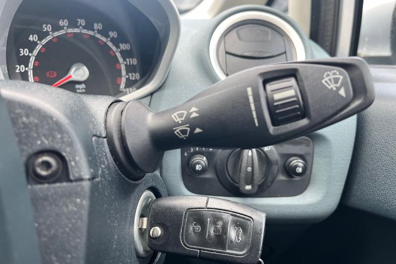 Used Ford Fiesta 2011 for sale - 76508221: Photo 15