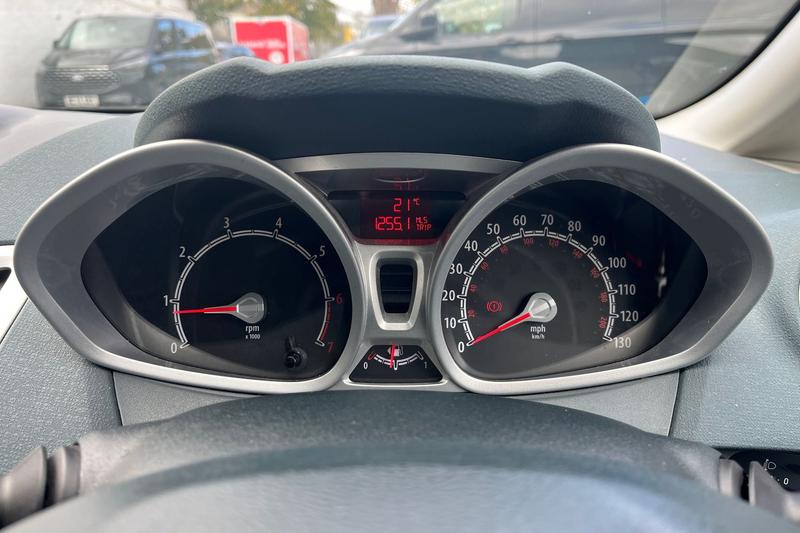 Used Ford Fiesta 2011 for sale - 76508221: Photo 24