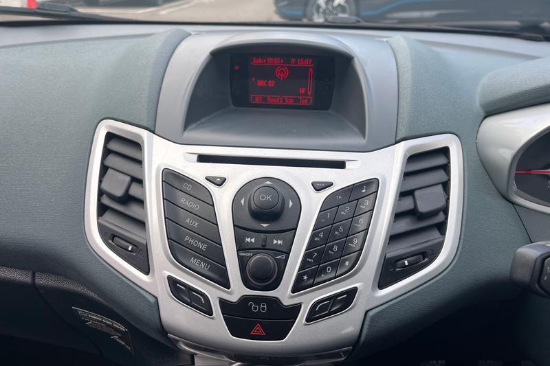 Used Ford Fiesta 2011 for sale - 76508221: Photo 26