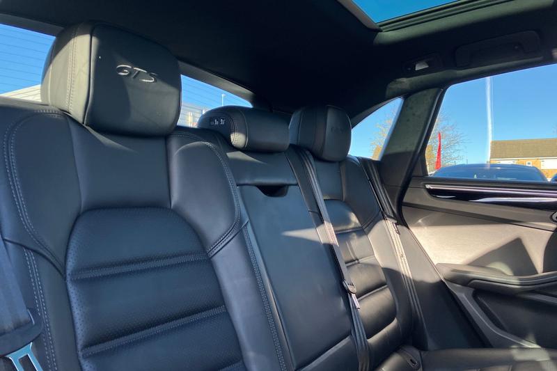 Used Porsche Macan 2020 for sale - 76703171: Photo 20