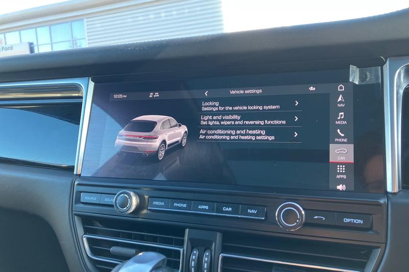 Used Porsche Macan 2020 for sale - 76703171: Photo 29