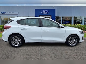 Used Ford Focus 2023 for sale - 76255382: Photo 3