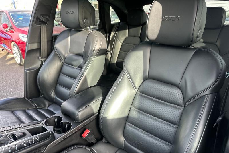 Used Porsche Macan 2020 for sale - 77412968: Photo 19