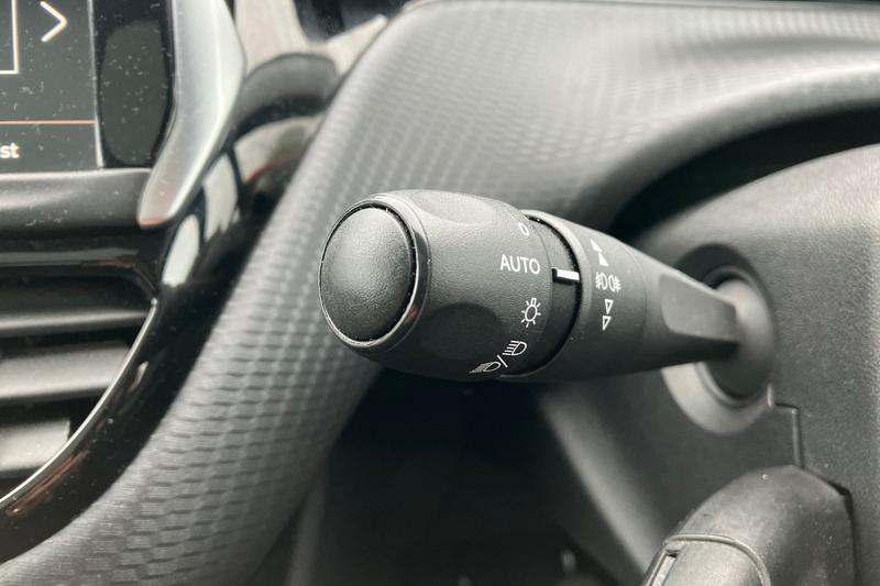 Used Peugeot 2008 2018 for sale - 76162015: Photo 14