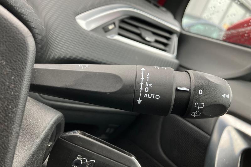 Used Peugeot 2008 2018 for sale - 76162015: Photo 15