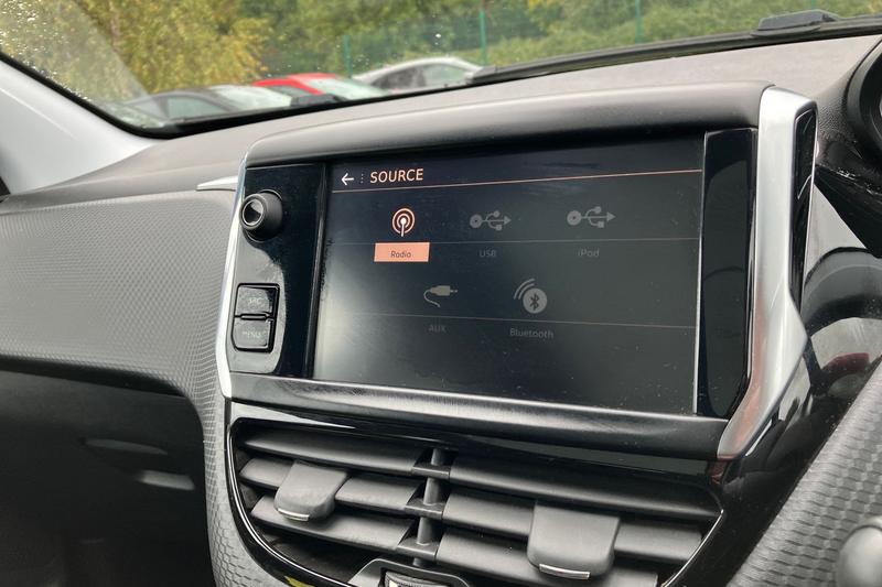 Used Peugeot 2008 2018 for sale - 76162015: Photo 27