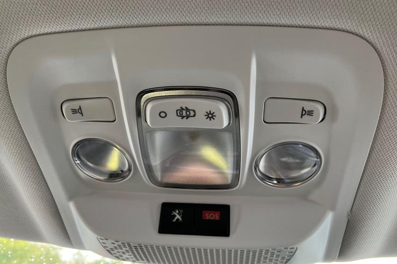Used Peugeot 2008 2018 for sale - 76162015: Photo 32