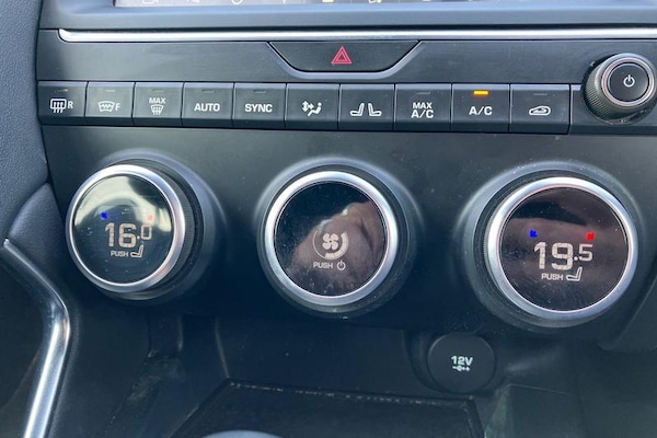 Used Jaguar E-Pace 2020 for sale - 75662091: Photo 26