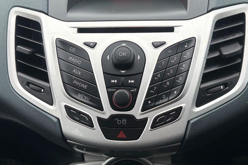 Used Ford Fiesta 2011 for sale - 77450364: Photo 32