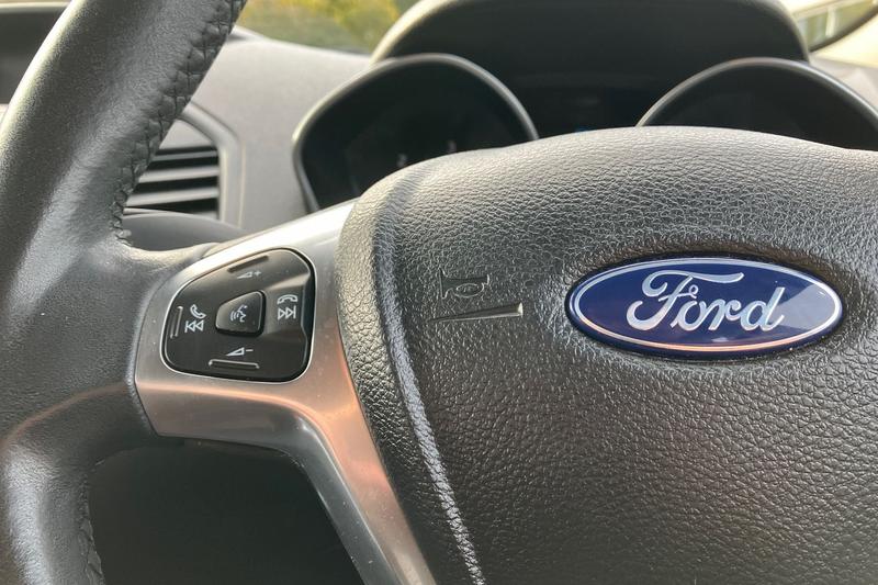 Used Ford Ecosport 2017 for sale - 76722979: Photo 32