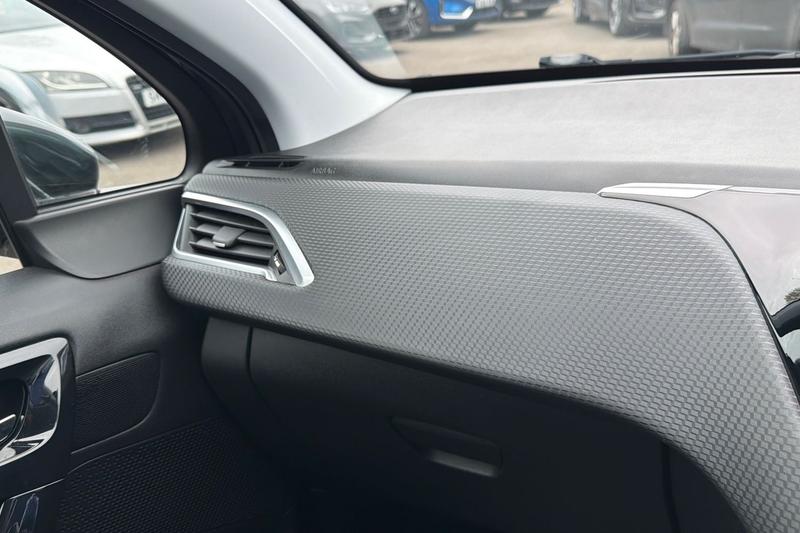 Used Peugeot 208 2016 for sale - 78095231: Photo 32