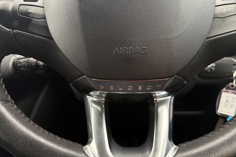 Used Peugeot 208 2016 for sale - 78095231: Photo 37