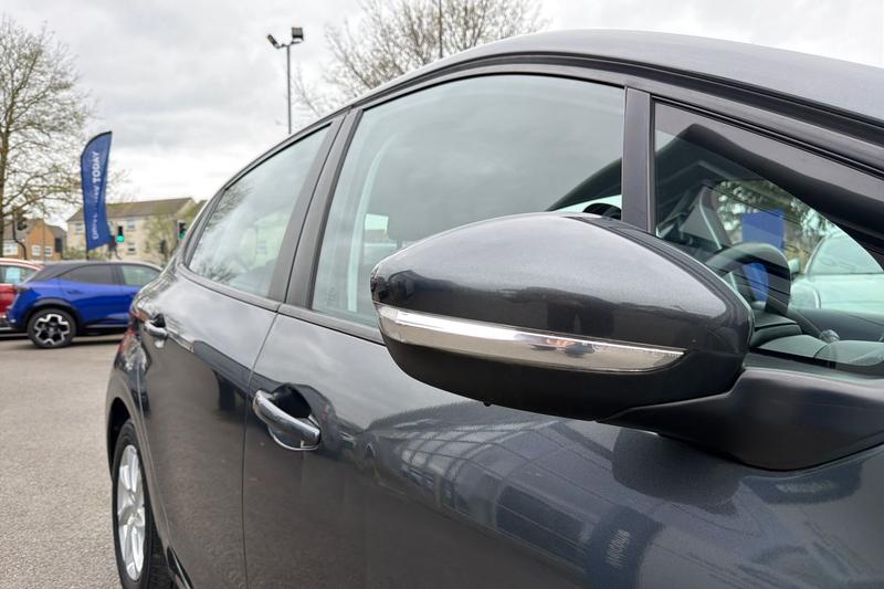 Used Peugeot 208 2016 for sale - 78095231: Photo 40