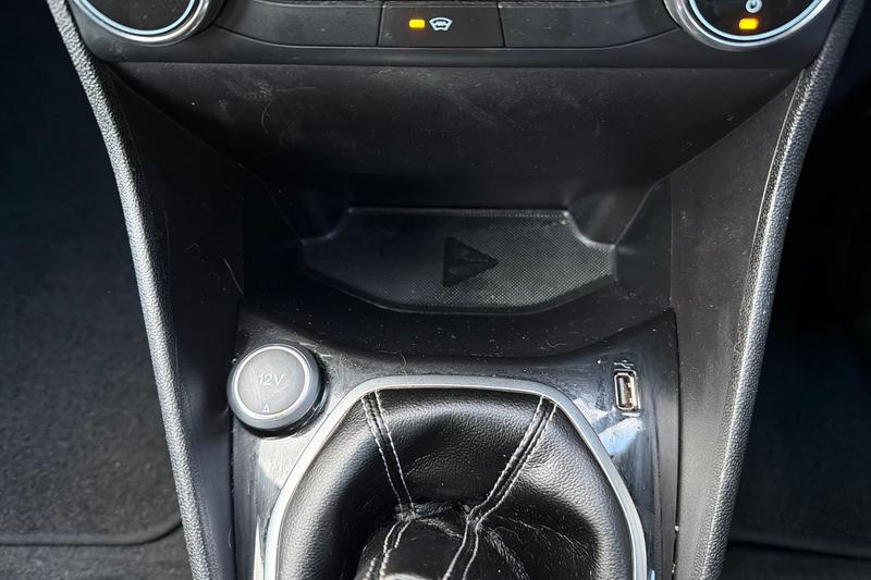 Used Ford Fiesta 2017 for sale - 77619930: Photo 32