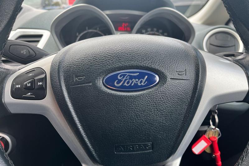 Used Ford Fiesta 2011 for sale - 76355562: Photo 28
