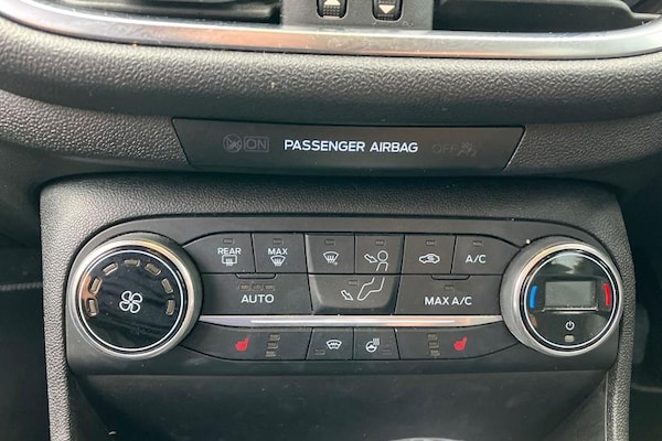 Used Ford Fiesta 2018 for sale - 76277302: Photo 26