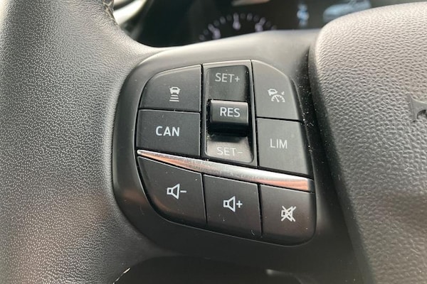 Used Ford Fiesta 2018 for sale - 76277302: Photo 34