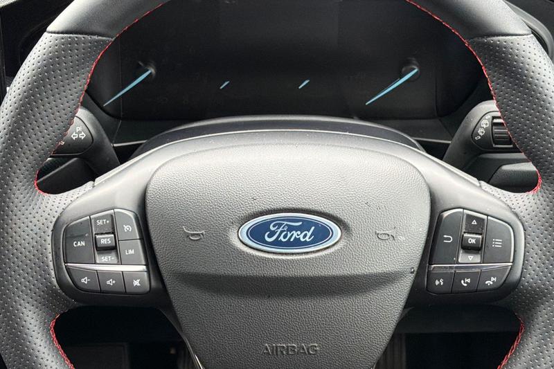 Used Ford Focus 2023 for sale - 77619928: Photo 12