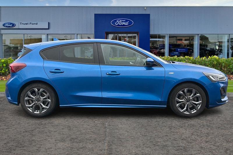 Used Ford Focus 2023 for sale - 77619928: Photo 3