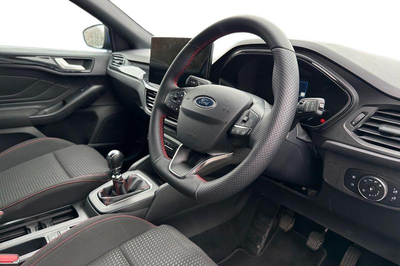 Used Ford Focus 2023 for sale - 77619928: Photo 9
