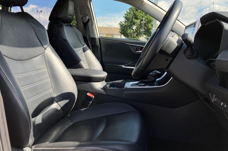 Used Toyota RAV4 2019 for sale - 76172609: Photo 17