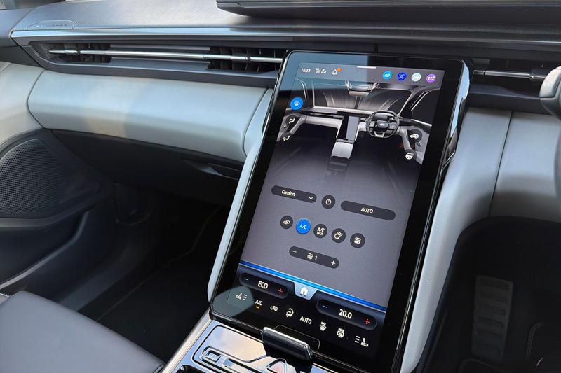 Used Ford Explorer 2025 for sale - 77724647: Photo 32