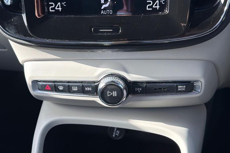 Used Volvo XC40 2020 for sale - 77834315: Photo 32