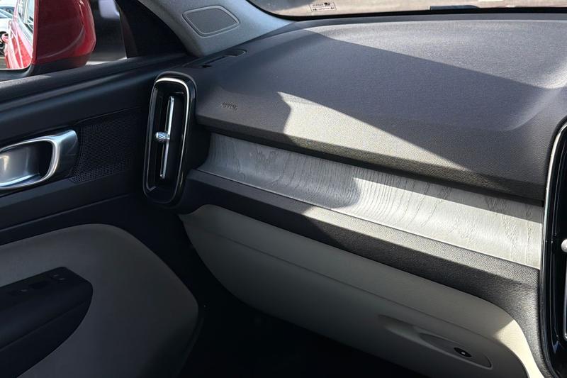 Used Volvo XC40 2020 for sale - 77834315: Photo 36