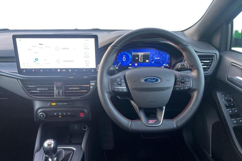 Used Ford Focus 2023 for sale - 76931403: Photo 11