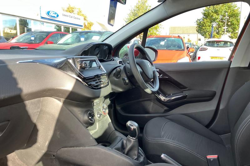 Used Peugeot 208 2016 for sale - 76344461: Photo 18