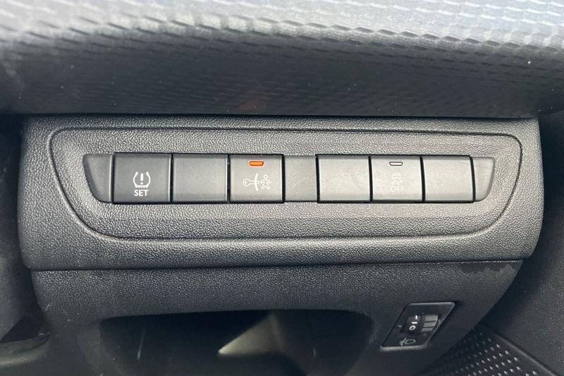 Used Peugeot 208 2016 for sale - 76344461: Photo 23
