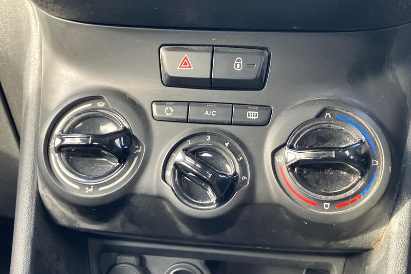Used Peugeot 208 2016 for sale - 76344461: Photo 27