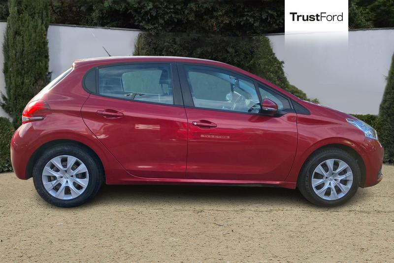 Used Peugeot 208 2016 for sale - 76344461: Photo 3