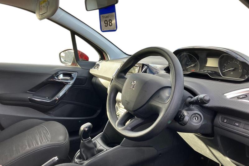 Used Peugeot 208 2016 for sale - 76344461: Photo 9