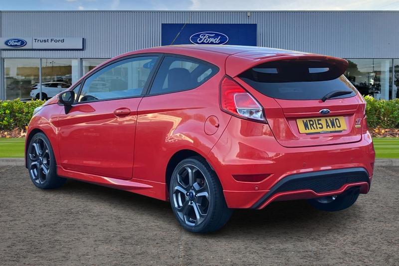 Used Ford Fiesta 2015 for sale - 76653470: Photo 2