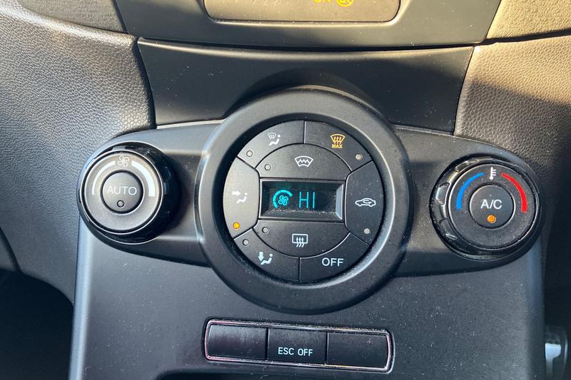 Used Ford Fiesta 2015 for sale - 76653470: Photo 26