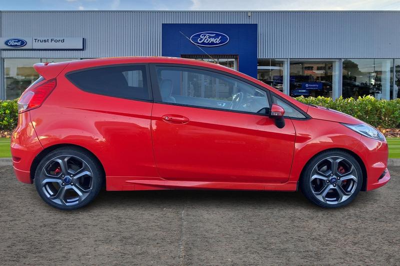 Used Ford Fiesta 2015 for sale - 76653470: Photo 3