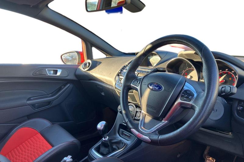 Used Ford Fiesta 2015 for sale - 76653470: Photo 9