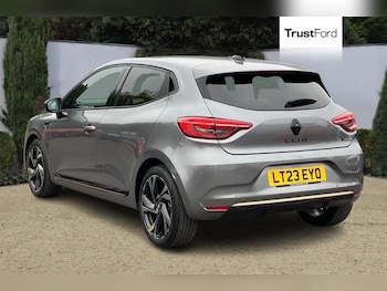 Renault Clio feature image 2