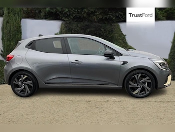 Renault Clio feature image 3